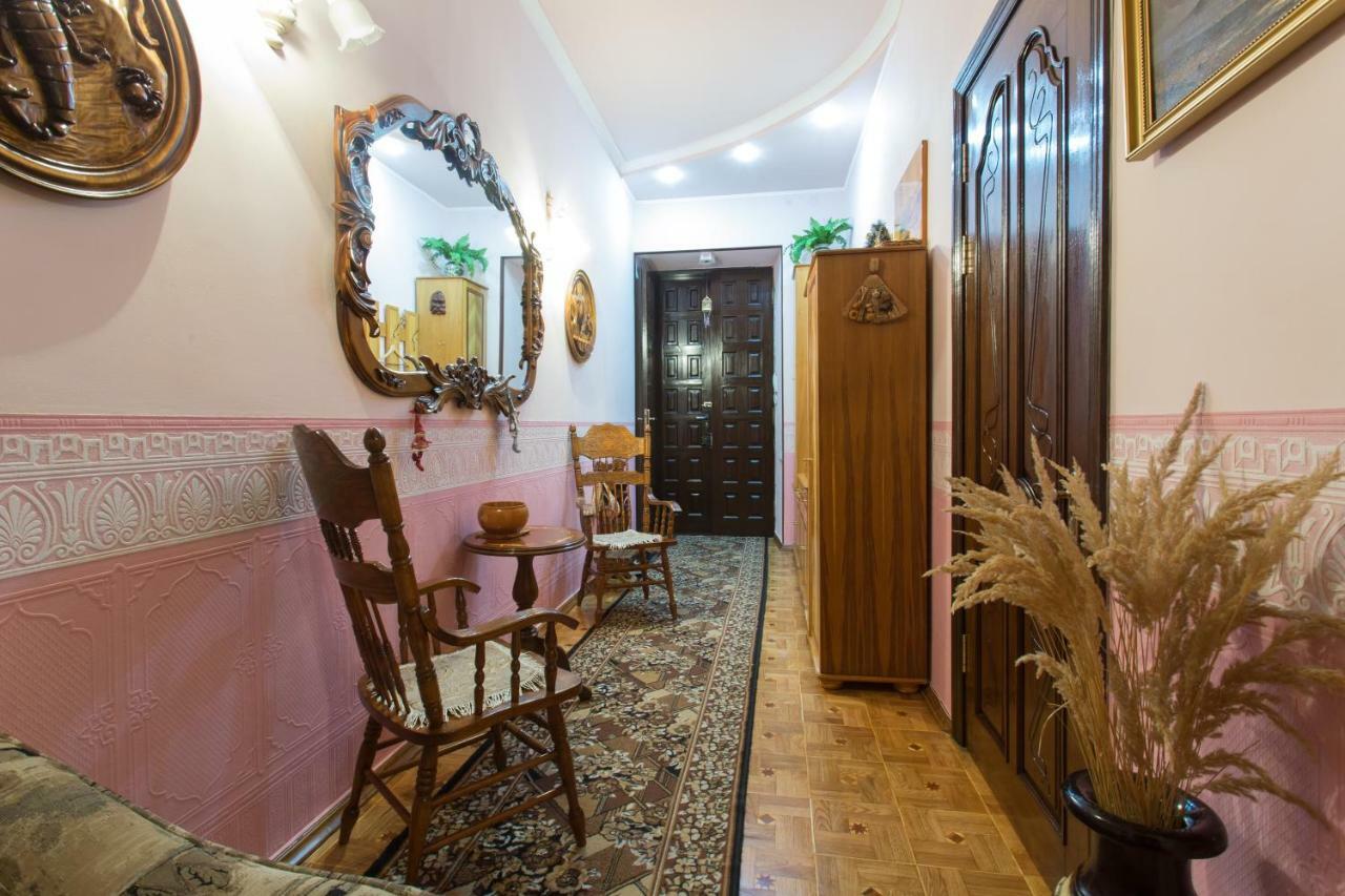 Apartment In The Center Of Jarkov Exterior foto